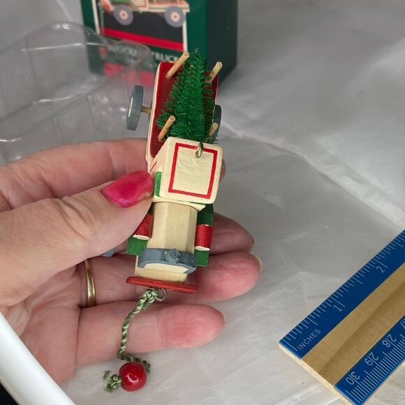 Hallmark 1989 Wooden Truck ornament in box - Picture 4 of 5
